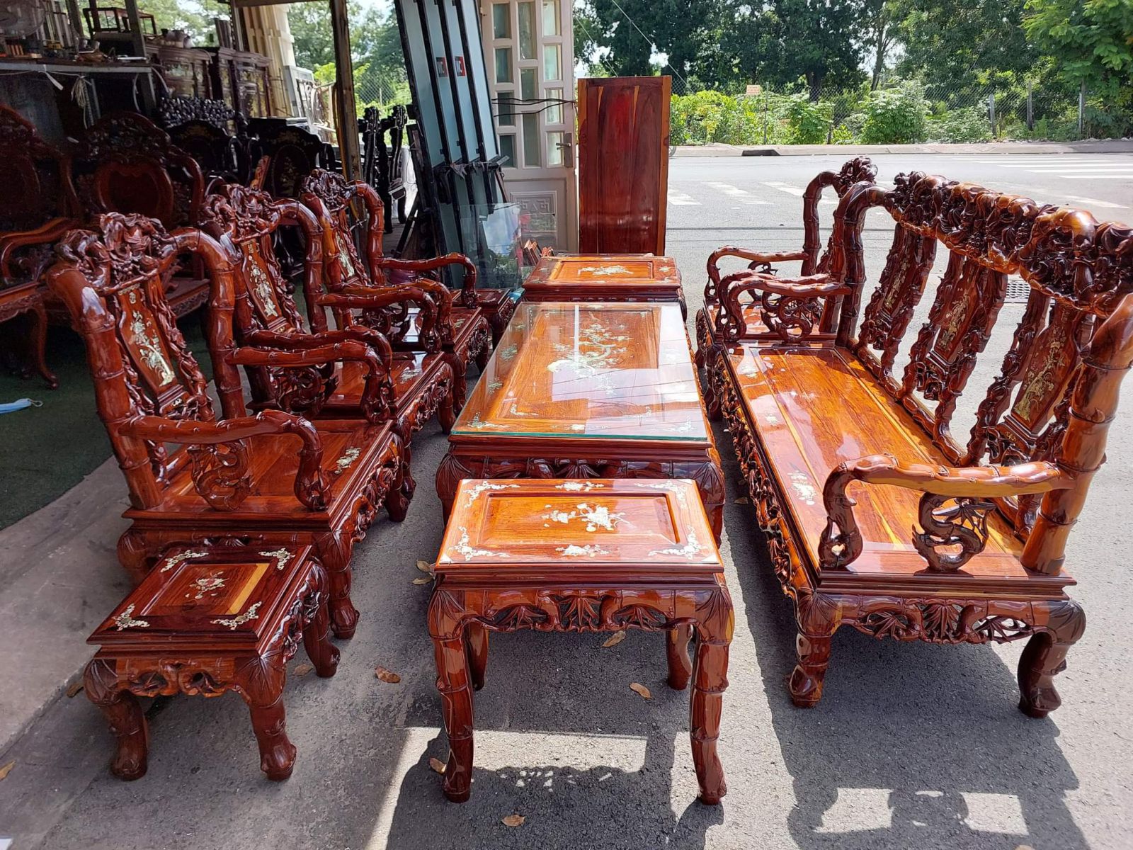 thu mua bàn ghế gỗ cũ tphcm