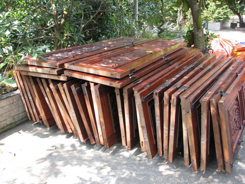 thu mua cửa gỗ cũ