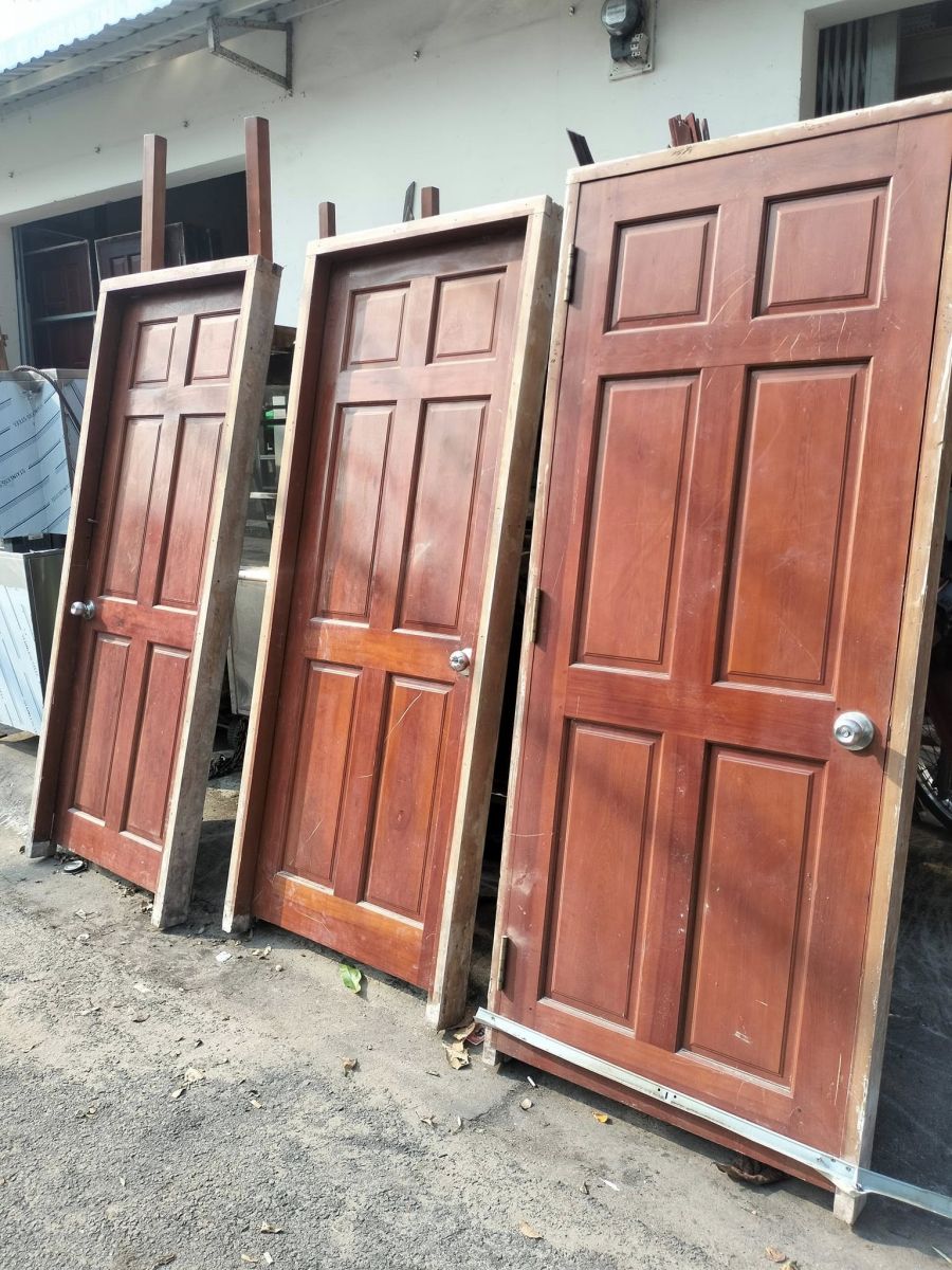 thu mua cửa gỗ cũ