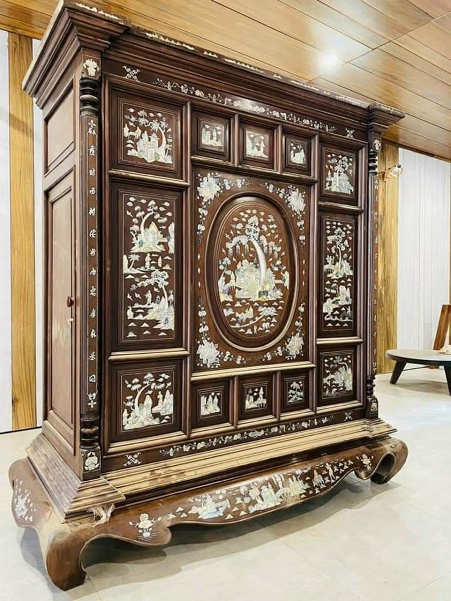 Tủ gỗ xưa cũ