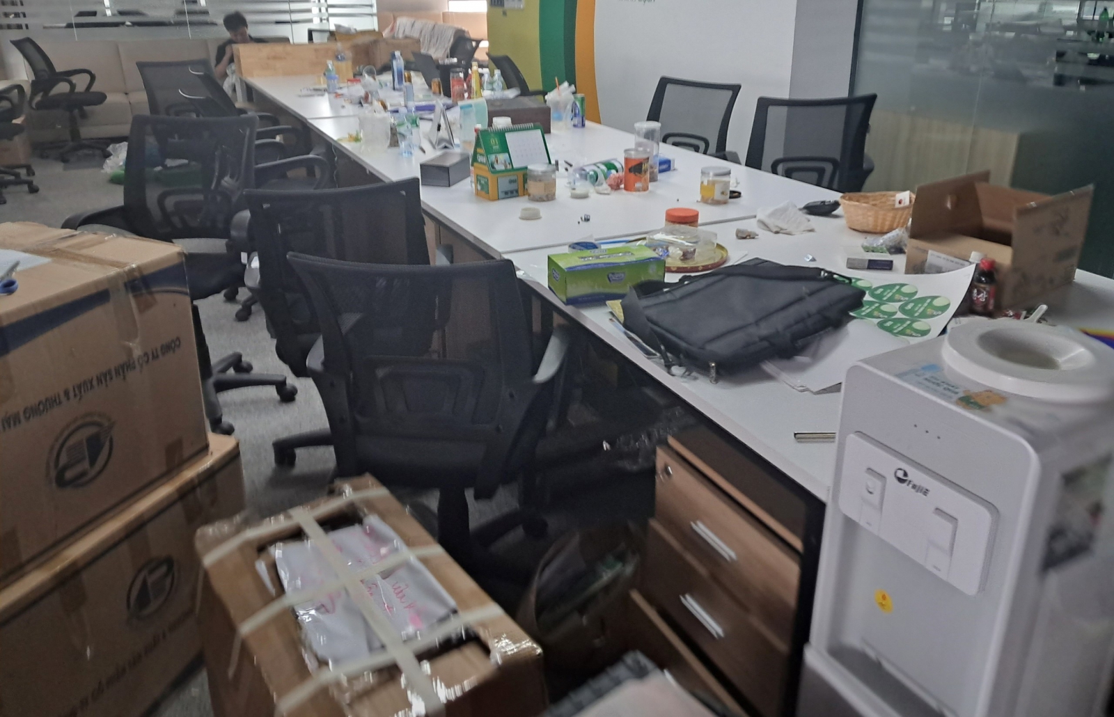 Thu mua thiết bị văn phòng