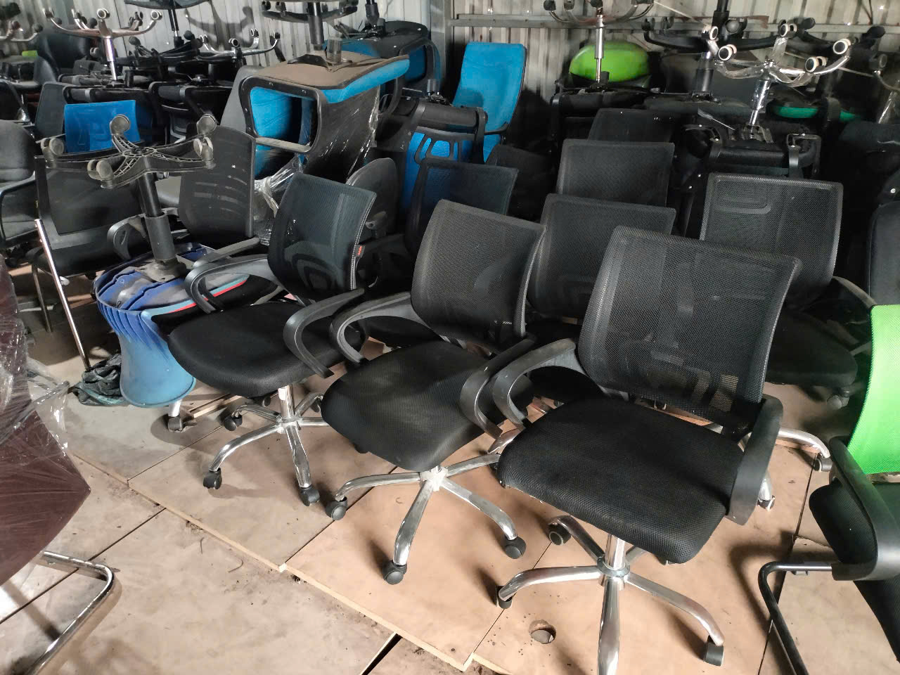Thu mua thiết bị văn phòng