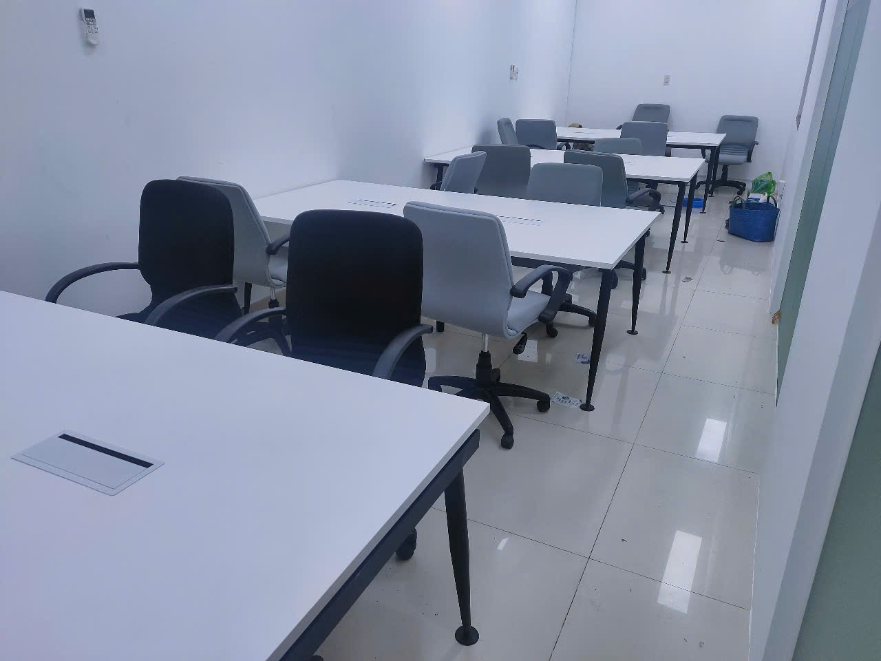 Thu mua nội thất văn phòng